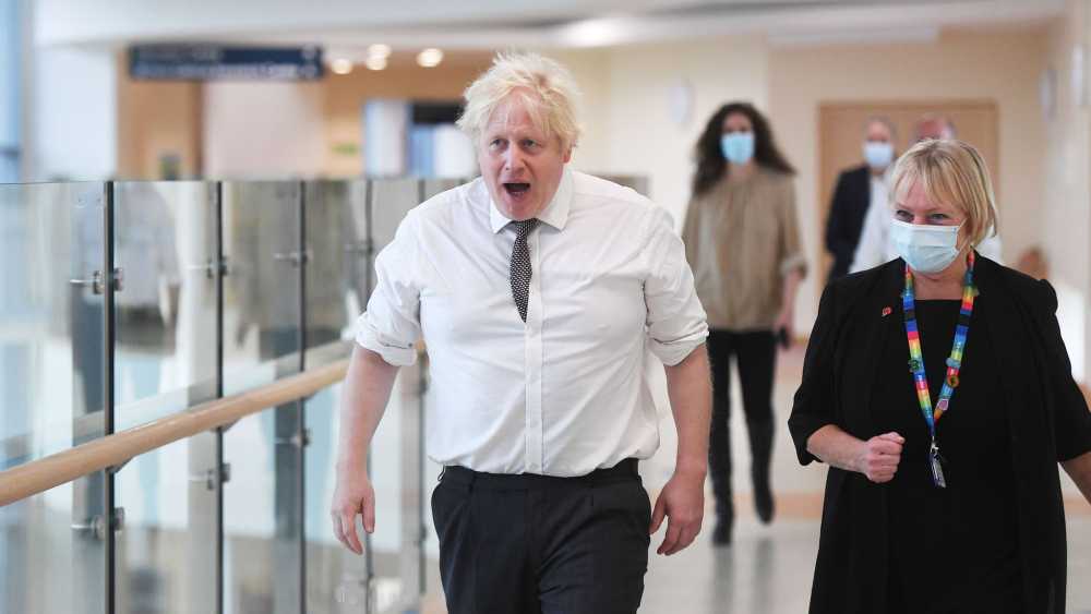 skynews-boris-johnson-no-mask_5577265.jpg