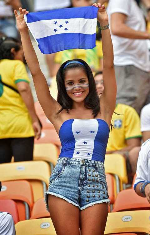 hot_world_cup_girls_18.thumb.jpg.4e36d4665051c64bedc36d1572ee3bea.jpg