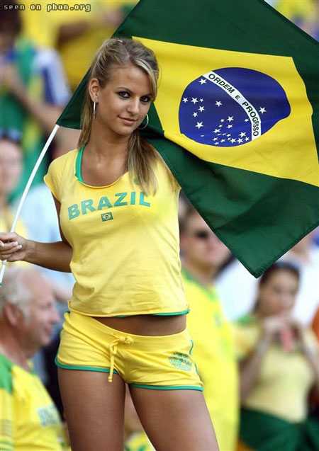 world-cup-soccer-babes3.jpg.b45284622fd2f7fd20933148379c5b80.jpg