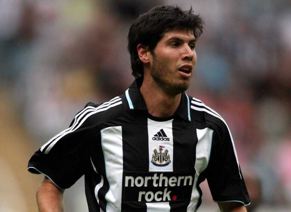 albert-luque--durante-un-partido-de-premier-league-con-el-newcastle.thumb.jpg.75e1b6aa498fae9945a59277619e2b9d.jpg