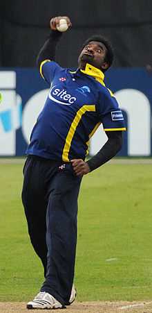 220px-Muttiah_Muralitharan-web.jpg.6843679ec671efc9787906e20e11284f.jpg